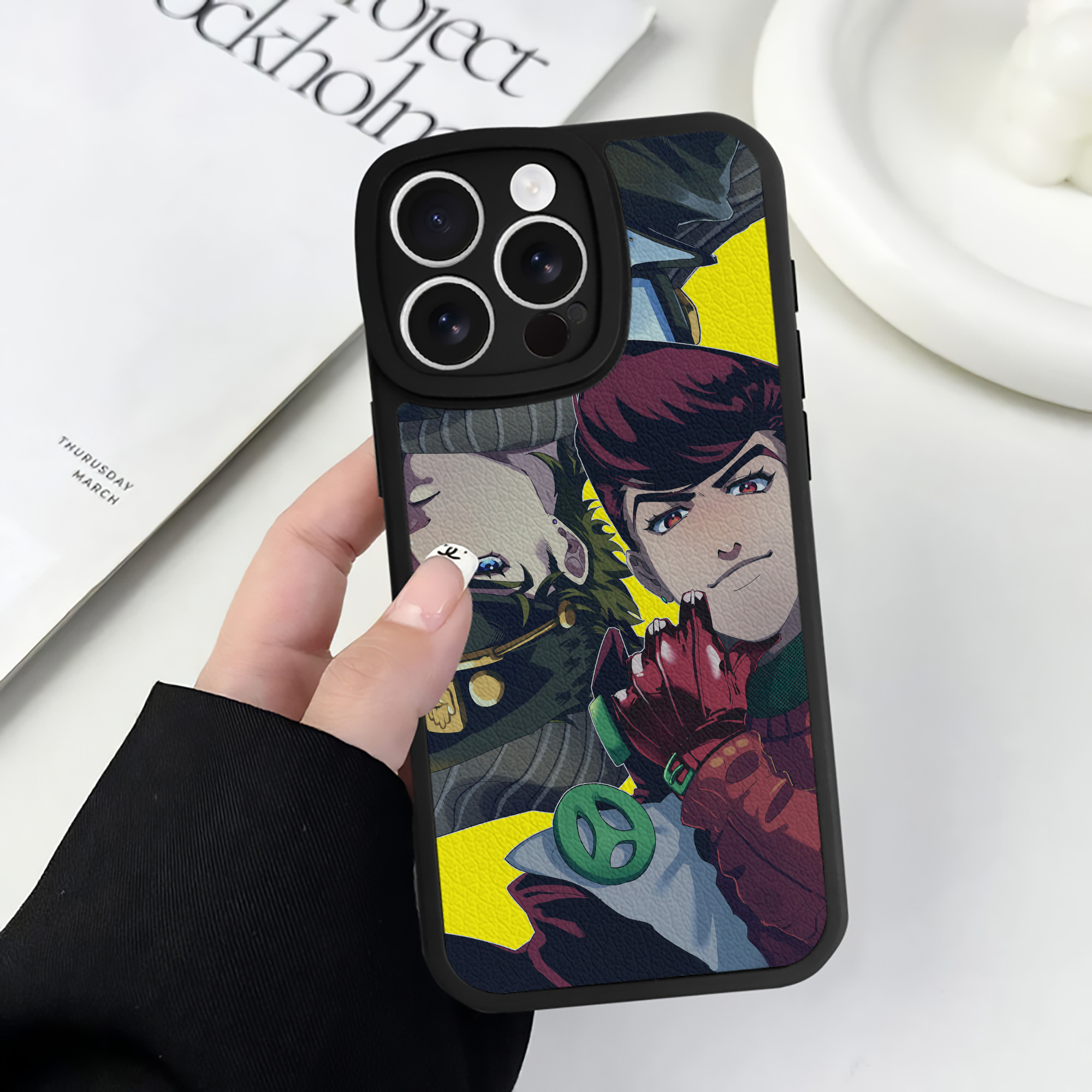 （画像用） ジョジョの奇妙な冒険 JoJo's Bizarre Adventure 【iPhone 16シリーズ対応】シリコンスマホケース（レザー調） 材質：シリコン